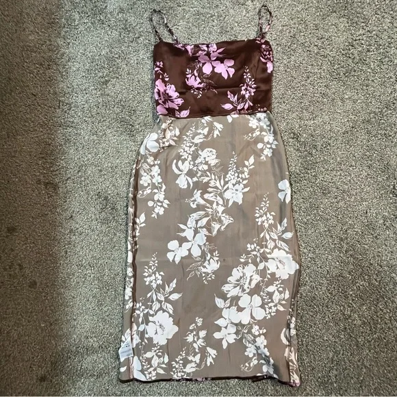 Reformation Oaklie silk dress. - Picture 10 of 14